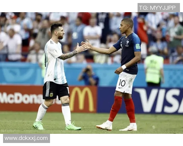 球星开卡足球：畅玩全球名将，开启你的足球梦之旅